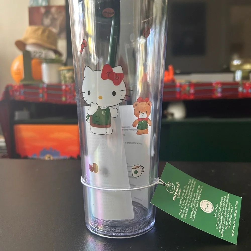 Hello Kitty x Starbucks Tumbler with Green Lid & Straw - Picture 2 of 6